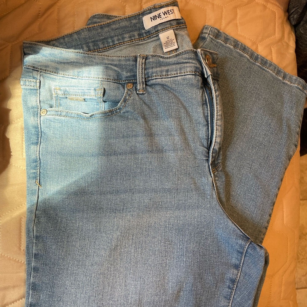 Nine West Chrystie Capri Light Blue Jeans